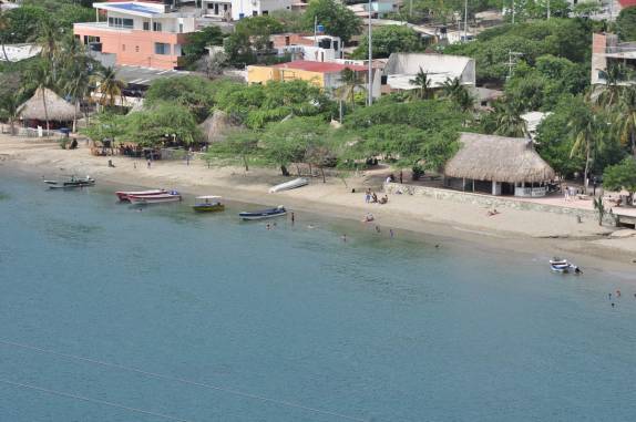 A bela e tranquila praia de Taganga, ao lado de Santa Marta, no litoral norte da Colômbia